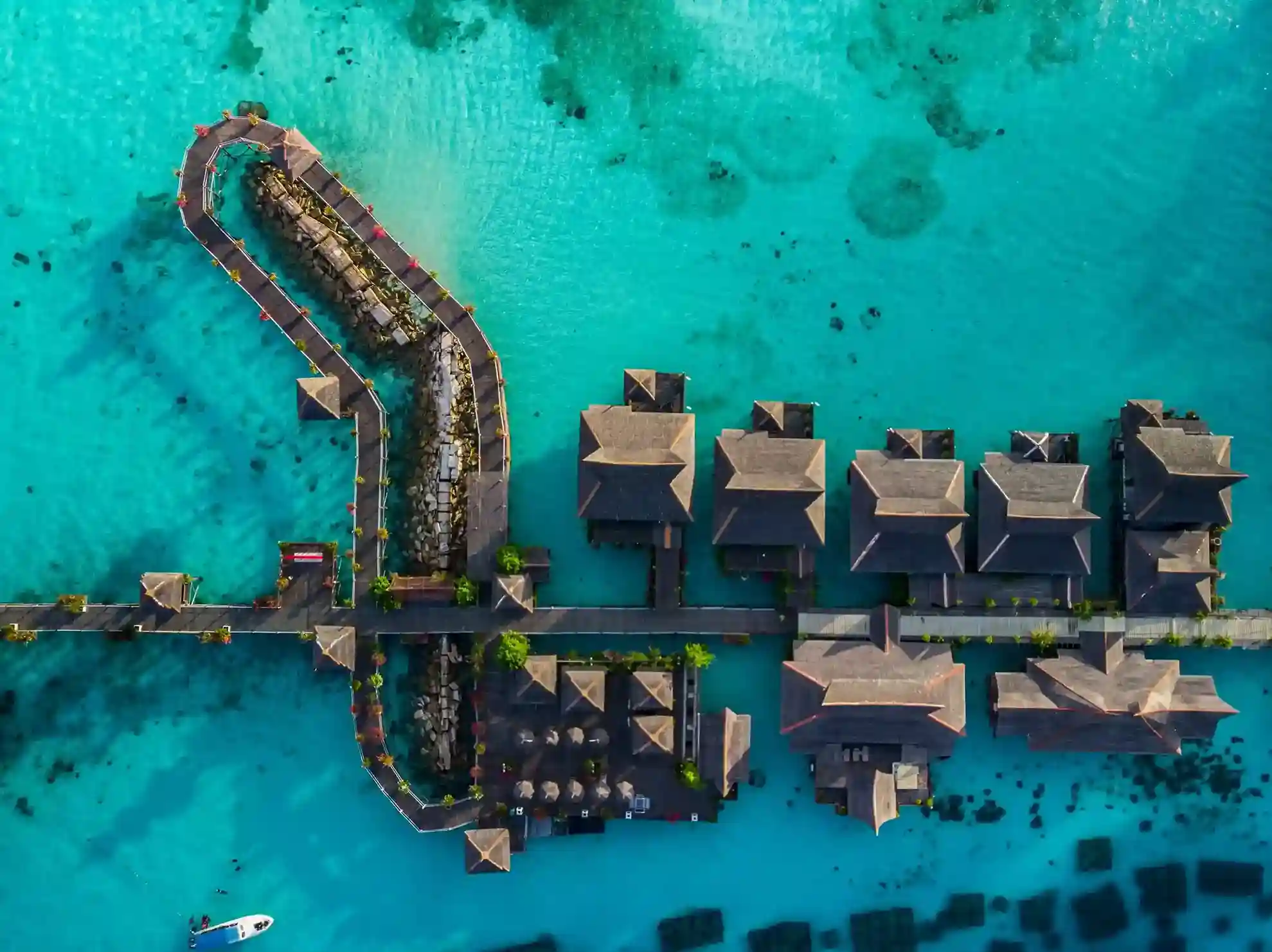 Maldives crystal lagoon